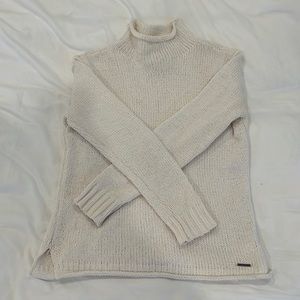 Cream Abercrombie mock neck sweater